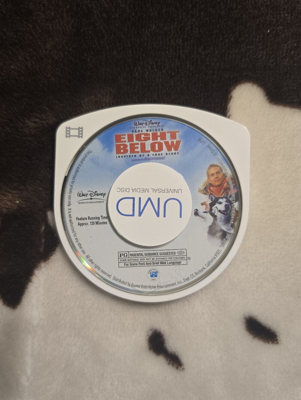 Universal Media Disc - Eight Below (White)